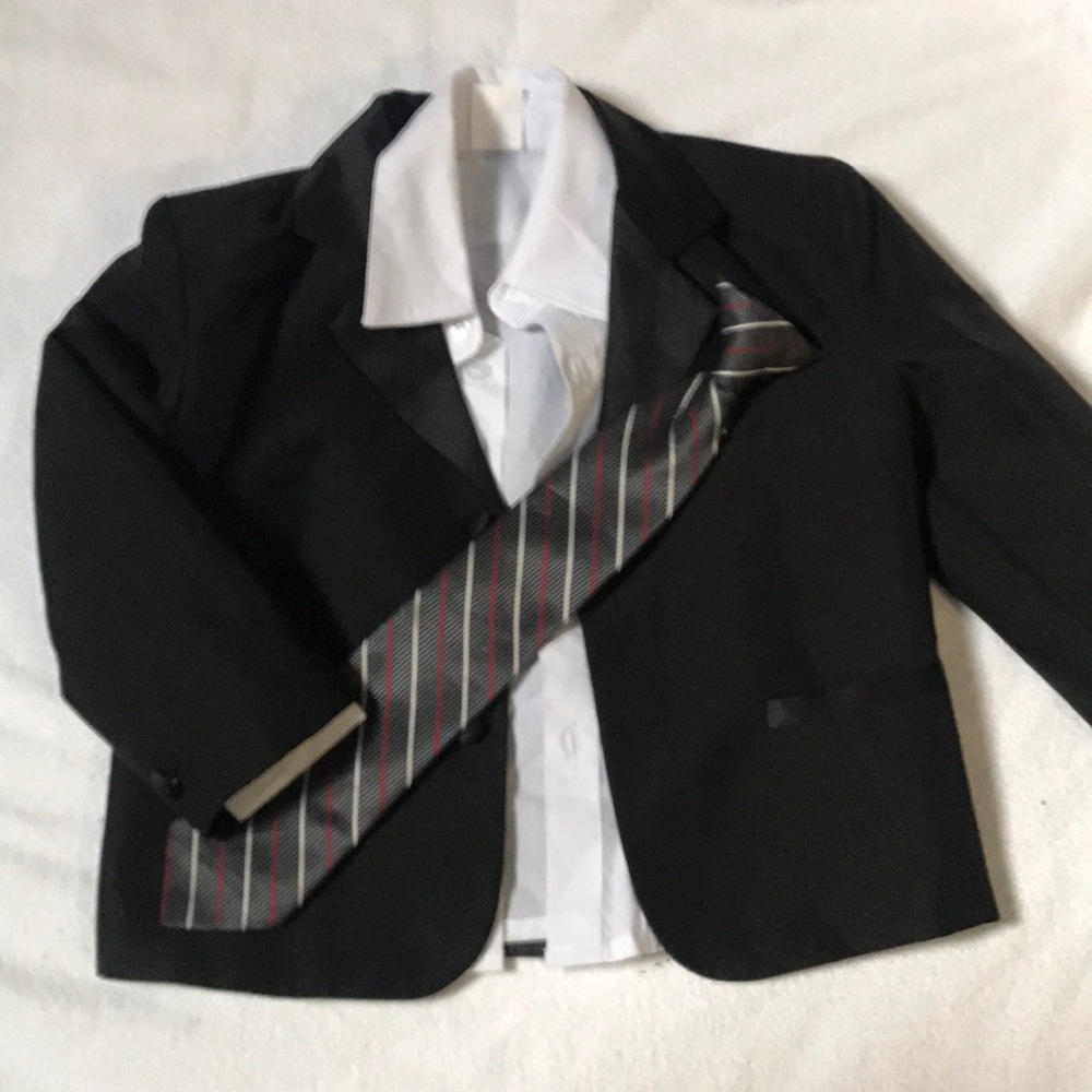Peanut butter collection tuxedo top and tie